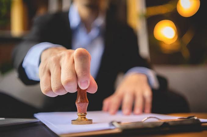 Công chứng hợp đồng thương mại