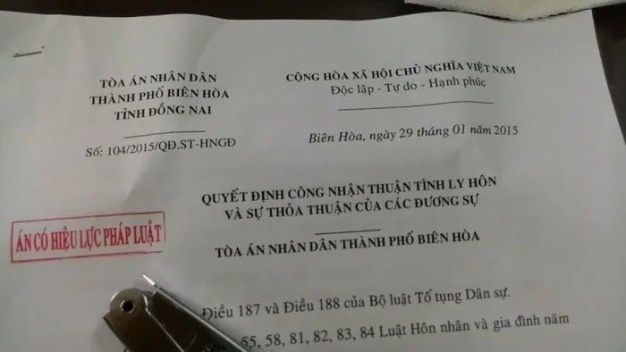 Công chứng giấy quyết định ly hôn